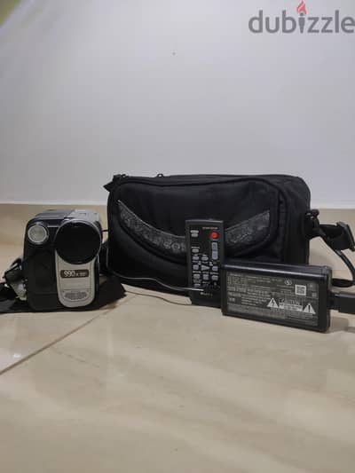 كاميرا فيديو Sony handycam digital8 DCR-TRV285E(مع الشاحن الاصلي)