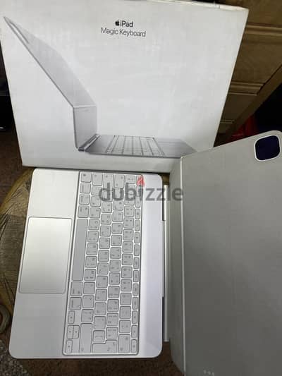Apple Magic Keyboard 13 in M5 M4 White