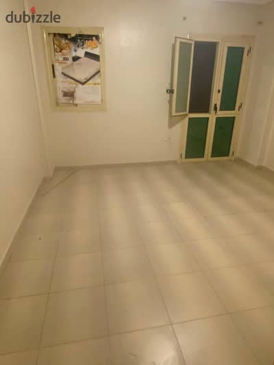 A great deal on an apartment for rent in the Fourth District - second building from the central axis