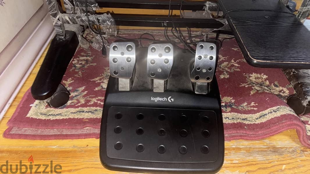 Logitech G29 wheel simulator  1