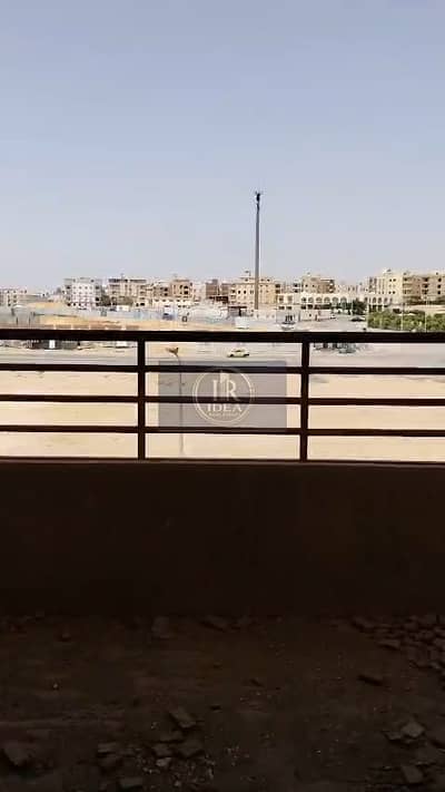 للبيع جاردينيا هايتس ٣ لوكيشن مميز تطل على شارع رئيسي