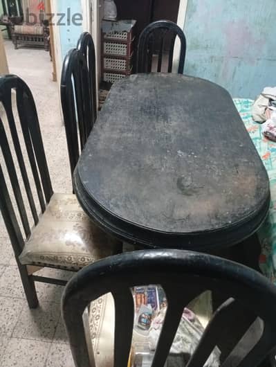 سفرة كبيرة ونيش كبير قطعتين و4 شباك خشب
