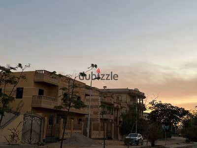 شقه بالحي المتميز فيلات بحري بجوار الداون تاون من المطور مباشر
