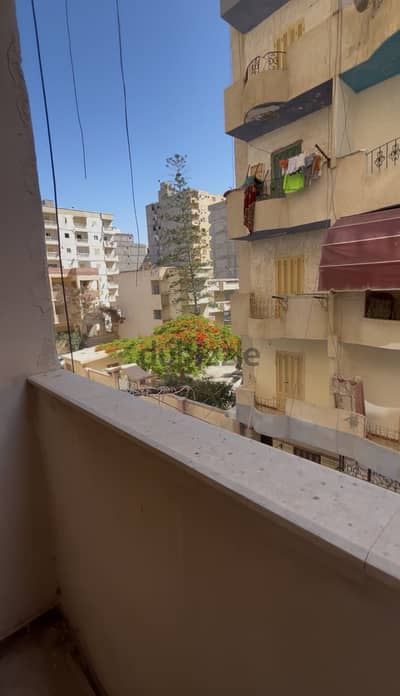شقة ١٠ دقايق من البحر في النخيل اسكندرية تشطيب راقي و فرش دور تاني