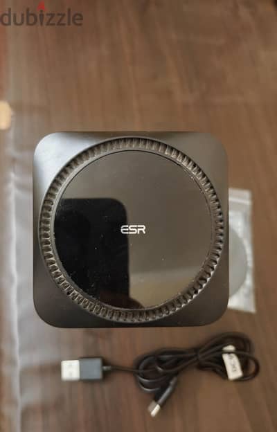 ESR Magsafe Car wireless charger with Cryoboost