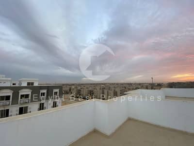 بنتهاوس في ماونتن فيو آي سيتي | روف 95م² | 4 غرف نوم | وحدة كورنر | جاهز للسكن | أقل من سعر السوق |