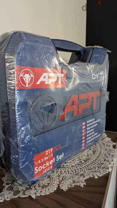 طقم لقم ومفاتيح 219 قطعة apt