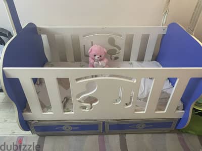 سرير اطفال