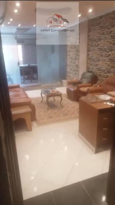 شقه مميزه للبيع بموقع مميز بمدينه نصر المنطقه السادسه بحسن مامون الرئيسي الشقه تصلح سكني او اداري بها حصه بالارض