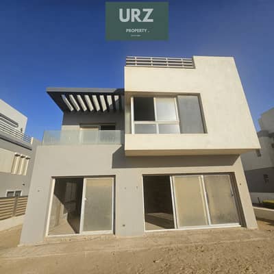 فيلا تشطيب فاخر + pool للبيع lake view بالتقسيط مريح بجوار سوديك علي طريق السويس مباشرة مرحلة فيلات فقط بالقرب من لافيستا و ميفيدا
