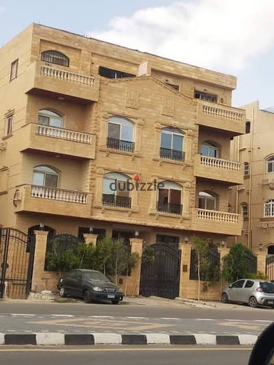 رووف فى منطقة التجمع الأول البنفسج ڤيلات على شارع عمومى تشطيب سوبر لوكس 3 غرف منهم واحدة ماستر و 2 حمام