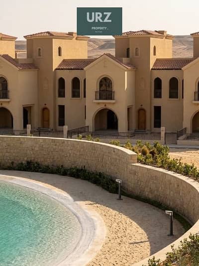 تاون هاوس ميدل 4 غرف بسعر مميز علي lake  وتقسيط مريح علي طريق السويس مباشرة بجوار مدينتي وبالقرب من الرحاب و ماونتن فيو للبيع