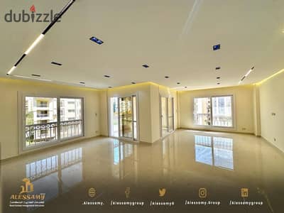 شقه للبيع بمدينتي بمساحه كليه 211 متر في ال  b1  وايد جاردن