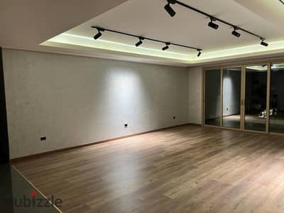 شقة فندقية في ابراج مول العرب متشطبة واستلام فوري