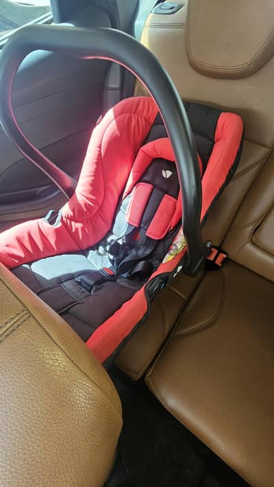 Joie Infant car seat - كارسيت ماركة جوي