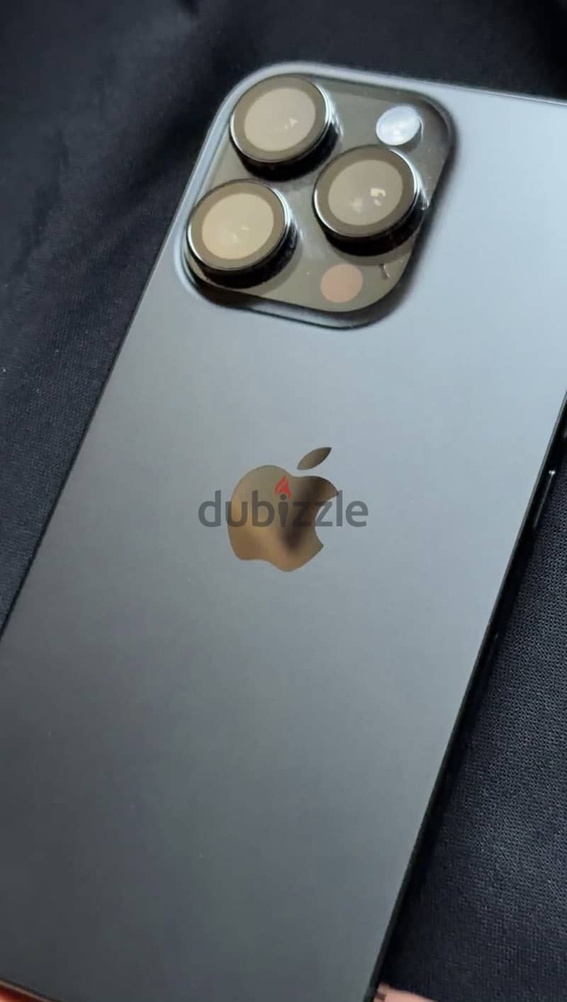 Apple - iPhone 16 Pro 3