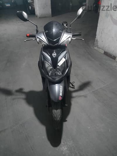 اسكوتر اس ار 200