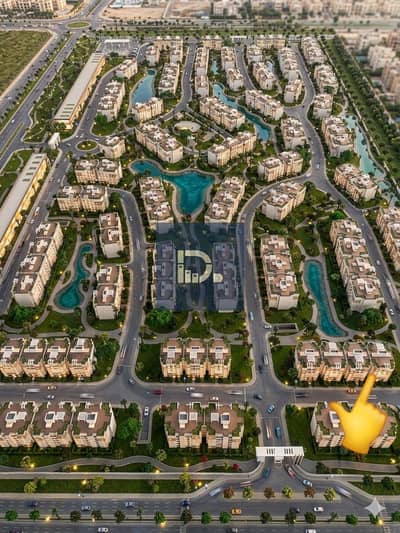 Apartment 157m directly on Zewail Street inside the largest and best compound in October Gardens, Seven Residence, two minutes from Al-Wahat Road and four minutes from Carrefour, with installments up to 10 years