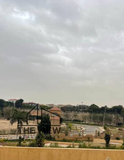 شقه مميزه خطوتين للخدمات والمسجد والحضانه في اميز مرحله ف الخمايل الهضبه وبجوار بوابه بالم هيلز  171 متر  لقطه نص تشطيب واستلام فوري AL Khamayel