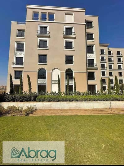 للبيع شقة 154 م  متشطبه بتكييفات تكملة اقساط  كومباوند Village west الشيخ زايد
