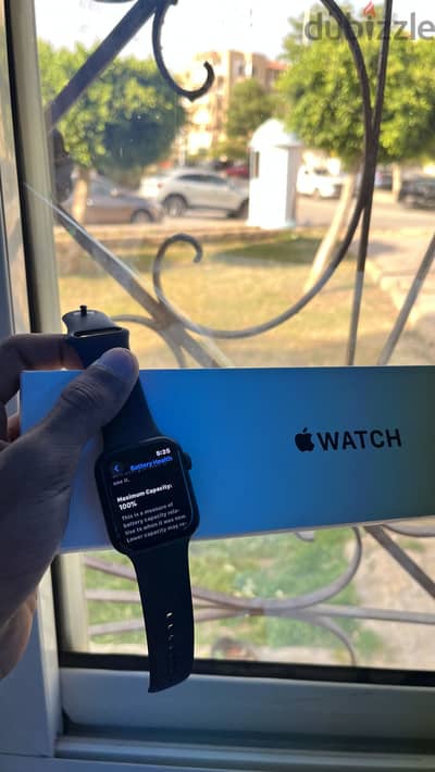 Apple watch Se 44mm zero scratch like new