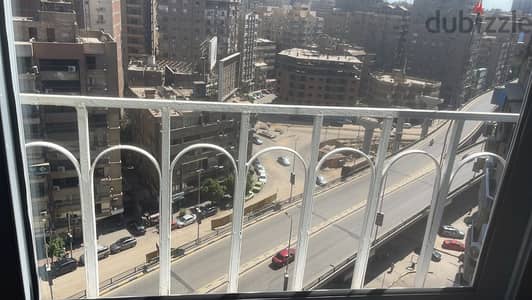 شقه ١٨٠ م بالمهندسين مطله على ميدان لبنان بالدور ال١٣ و ليس الاخير