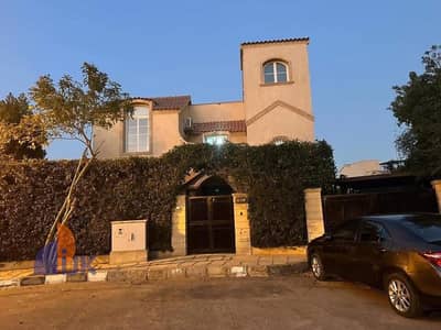 فيلا مميزة للبيع استلام فورى متشطبة تشطيب خاص فى قلب مدينتى بسعر مميز جدا Madinaty