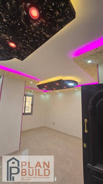Apartment for sale inside the investment buildings of Al-Firdaws City with two rooms, a bathroom, a kitchen, and a spacious reception, ultra-super-lux finishing, with an elevator and all facilities.