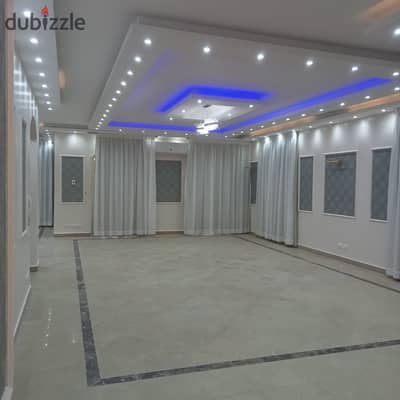 فيلا مميزة للايجار استاند الون علي البحيرااات والجولف بالمطبخ والتكييفات