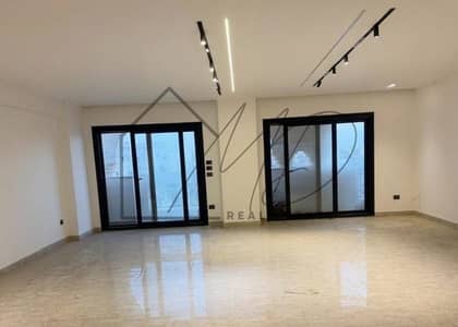 شقة للإيجار السكني في رشدي 200م