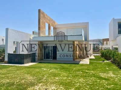 فيلا مستقلة للبيع في سيشيل الساحل الشمالي Seashell North Coast صف الأول على لاجون حديقة واسعة تيراس واسعة على الروف جميع غرف النوم مكيفة خزائن مطبخ
