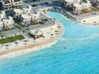 شاليه متشطب بأطلاله مباشرة علي Crystal Lagoon في سيدي عبدالرحمن وبالقرب من مراسي وطريق العلمين