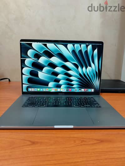 mac book pro 2019 (2141) -i7