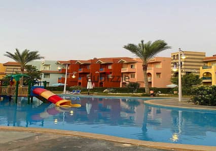 For rent: A ground-floor chalet of comfort and peace of mind, 75 sq m, with direct access to the swimming pool, in Porto Matrouh.