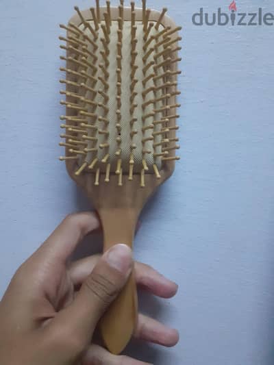 wooden hair brush