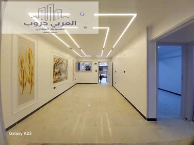 شقه ارضي مدخل خاص  للبيع في العجمي شاطئ النخيل تشطيب التـــــــــــرا لوكس