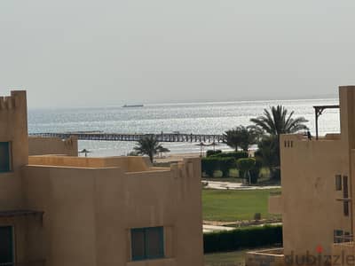 شاليه بالأجهزة والفرش والتكيفات براس سدر