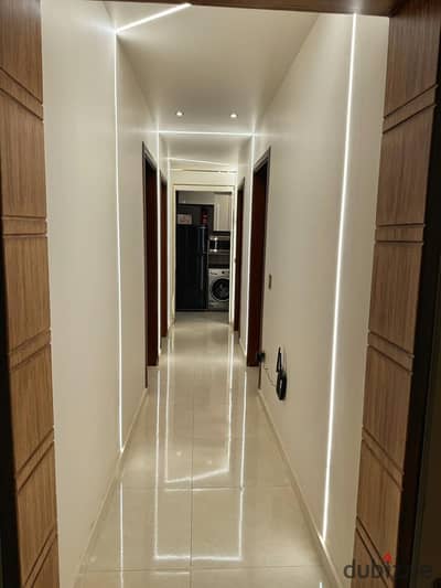 Furnished apartment for rent in Compound One Katameya on the Maadi Ring Road directly with security and guard services around the clock, next to all facilities and transportation. 3 rooms, two bathrooms, WhatsApp required 50 thousand monthly for a duration of one year, hotel furniture 01503622666