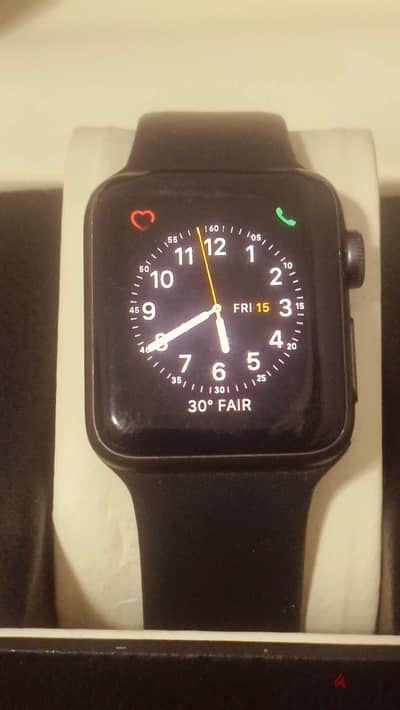 apple watch series 2 42mm and 38 mm حاله ممتازه وارد الخارج