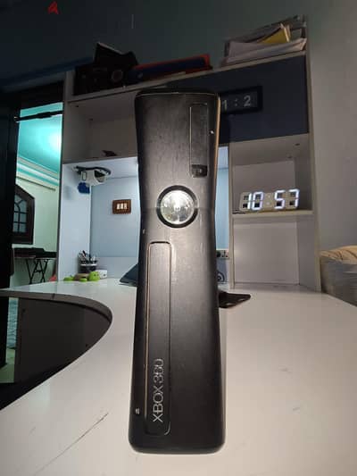 جهاز  Xbox 360 Slim حالة ممتازة للبيع