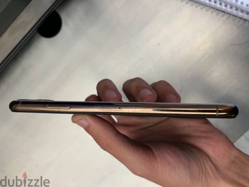 Apple - iPhone 11 Pro Max 2