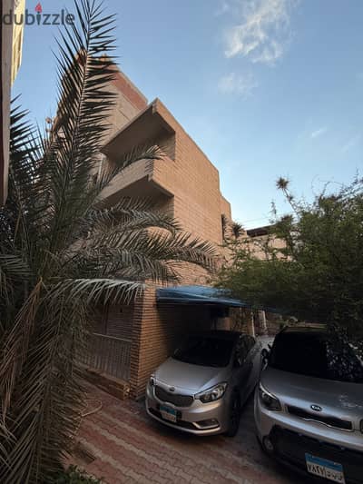 فرصة لأصحاب الرقي بالعجمي البيطاش فيلا للبيع علي مساحة 650م