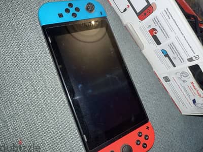Nintendo switch v2 32gb+4 games+all in the photo