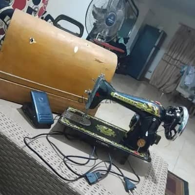 للبيع ماكينة خياطة سنجر أصلية سوداء – شغالة100%