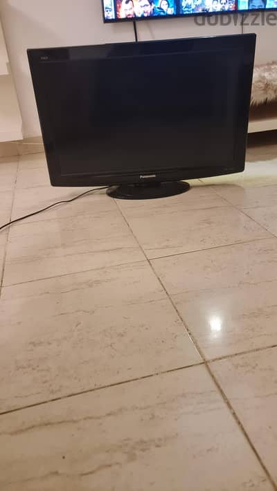 شاشة باناسونيك ٣٢بوصة