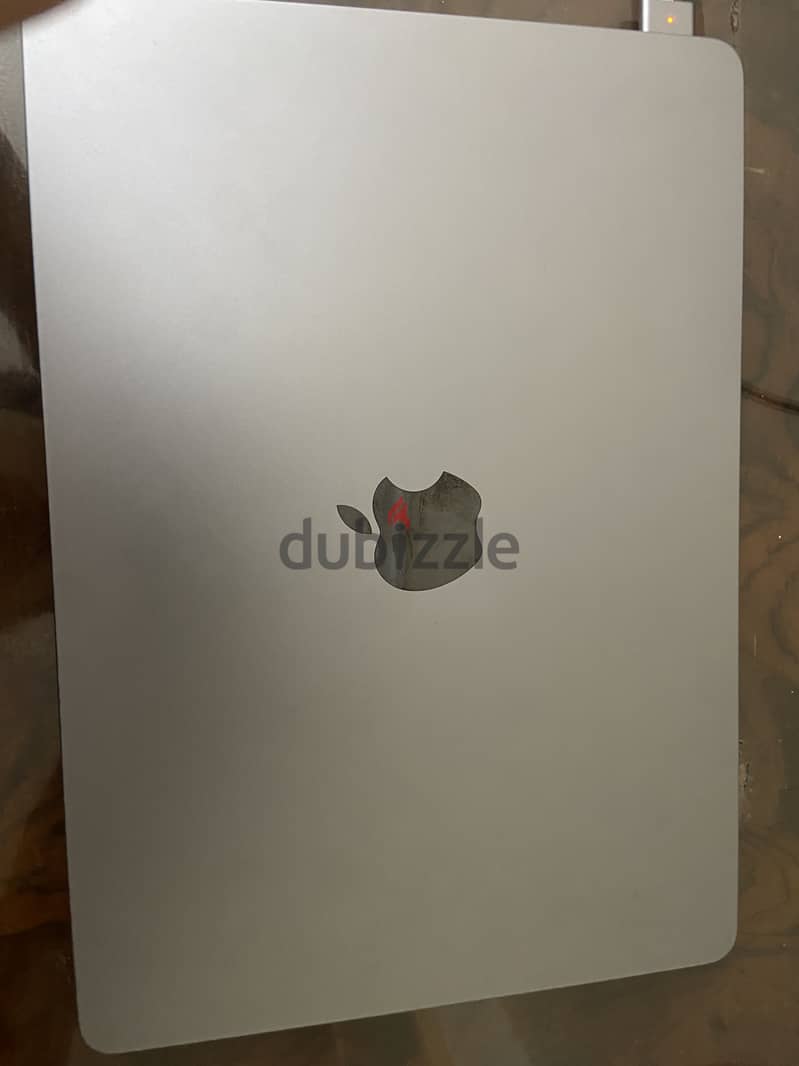 Macbook m3 4
