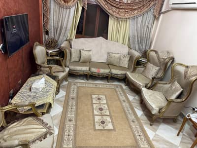 صالون مذهب بحاله جيده جدا