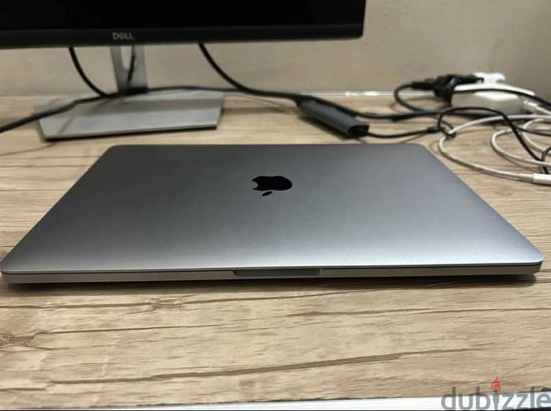 macbook m2 pro 4