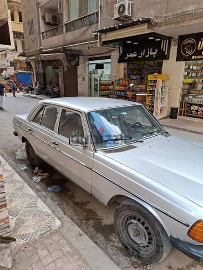 مرسيدس بنز إيه 200 1983