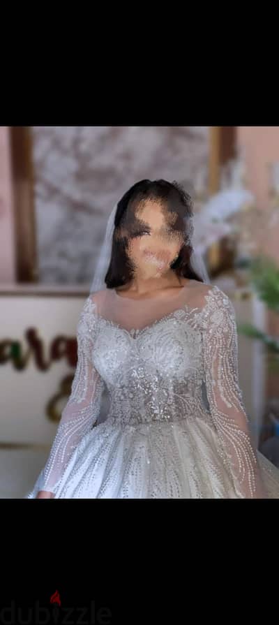 فساتين زفاف للبيع